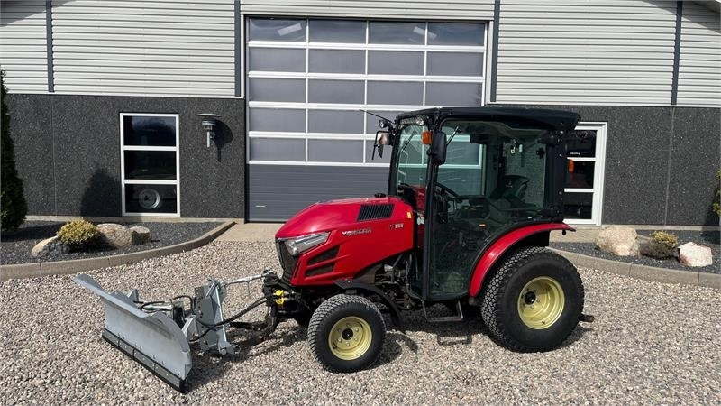 Yanmar YT 235H 4WD Snow Edition med sneplov og spreder - Traktor: pilt 1 Yanmar YT 235H 4WD Snow Edition med sneplov og spreder - Traktor: pilt 1