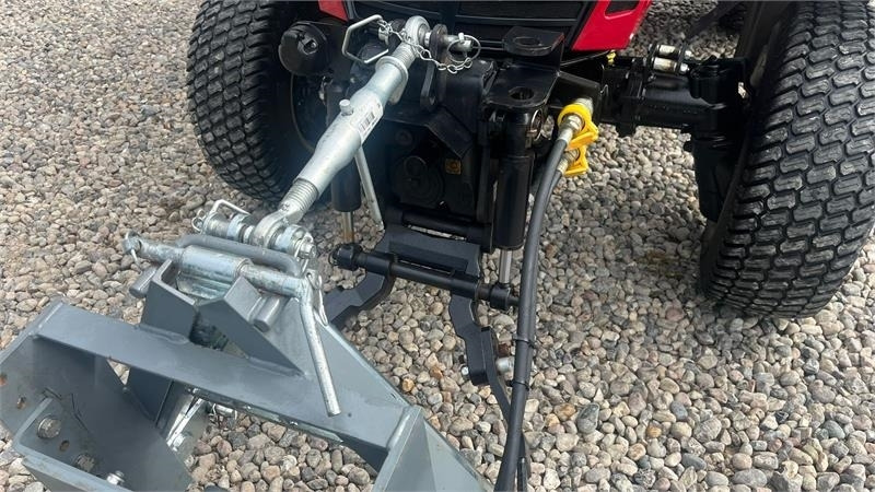 Yanmar YT 235H 4WD Snow Edition med sneplov og spreder - Munitsipaaltraktor: pilt 4 Yanmar YT 235H 4WD Snow Edition med sneplov og spreder - Munitsipaaltraktor: pilt 4
