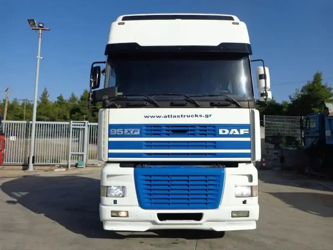 DAF XF 480 DAF XF.480 4X2 Super Space Intarder - Sadulveok: pilt 3 DAF XF 480 DAF XF.480 4X2 Super Space Intarder - Sadulveok: pilt 3