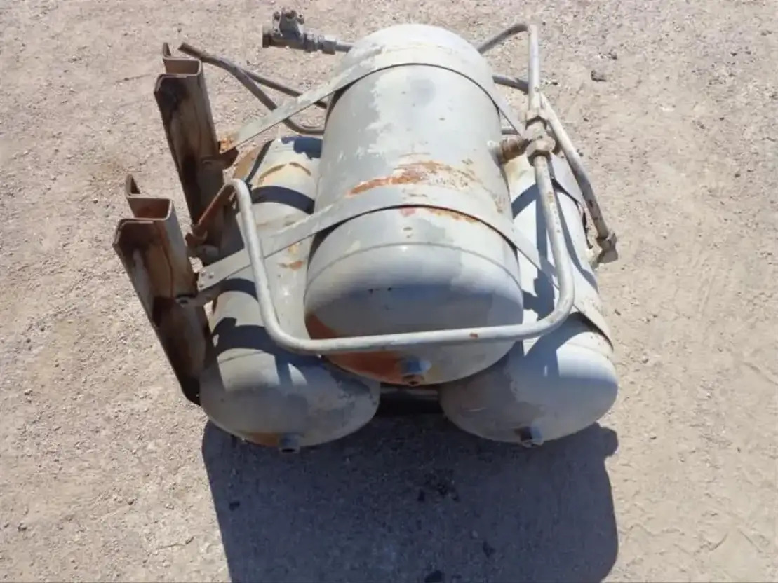 Volvo Airtanks From Volvo F88-F89 - Piduriosad - Veoauto: pilt 3 Volvo Airtanks From Volvo F88-F89 - Piduriosad - Veoauto: pilt 3