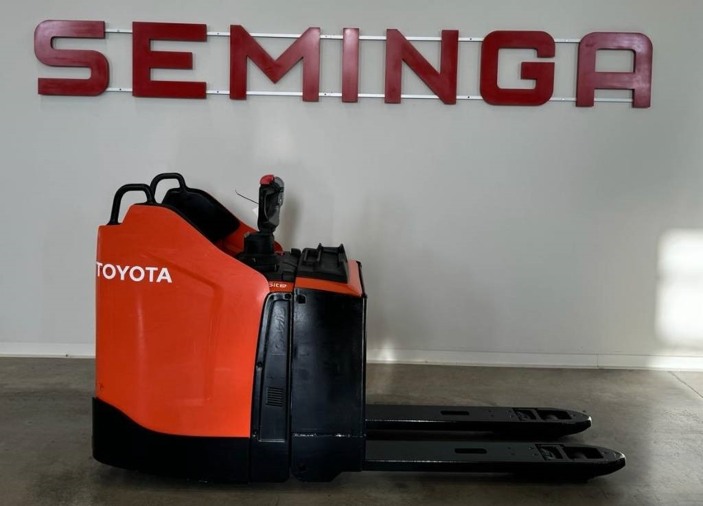 Toyota 10545 LPE200 - Kaubaaluste tõstuk: pilt 2 Toyota 10545 LPE200 - Kaubaaluste tõstuk: pilt 2