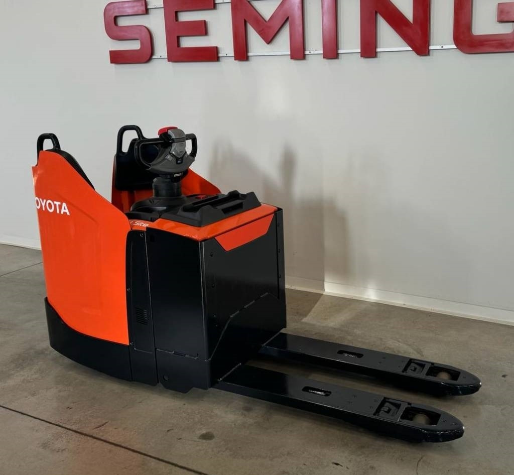 Toyota 10545 LPE200 - Kaubaaluste tõstuk: pilt 1 Toyota 10545 LPE200 - Kaubaaluste tõstuk: pilt 1