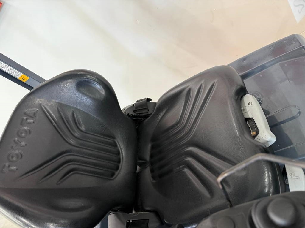 Toyota 11032 - 8FBM16T - Elektritõstuk: pilt 4 Toyota 11032 - 8FBM16T - Elektritõstuk: pilt 4