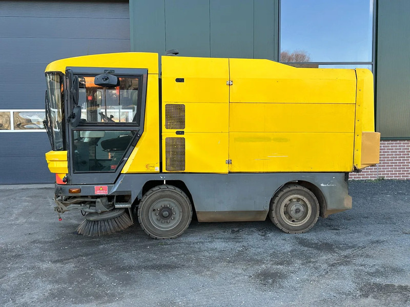 Ravo 530 VEEGMACHINE/SWEEPER!! - Tänavapühkimismasin: pilt 2 Ravo 530 VEEGMACHINE/SWEEPER!! - Tänavapühkimismasin: pilt 2