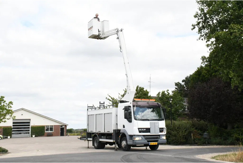 DAF LF 45.160 ARBEITSBUHNE/SKYWORKER/HOOGWERKER!!EURO4!! CUSTERS!! - Veoauto: pilt 1 DAF LF 45.160 ARBEITSBUHNE/SKYWORKER/HOOGWERKER!!EURO4!! CUSTERS!! - Veoauto: pilt 1