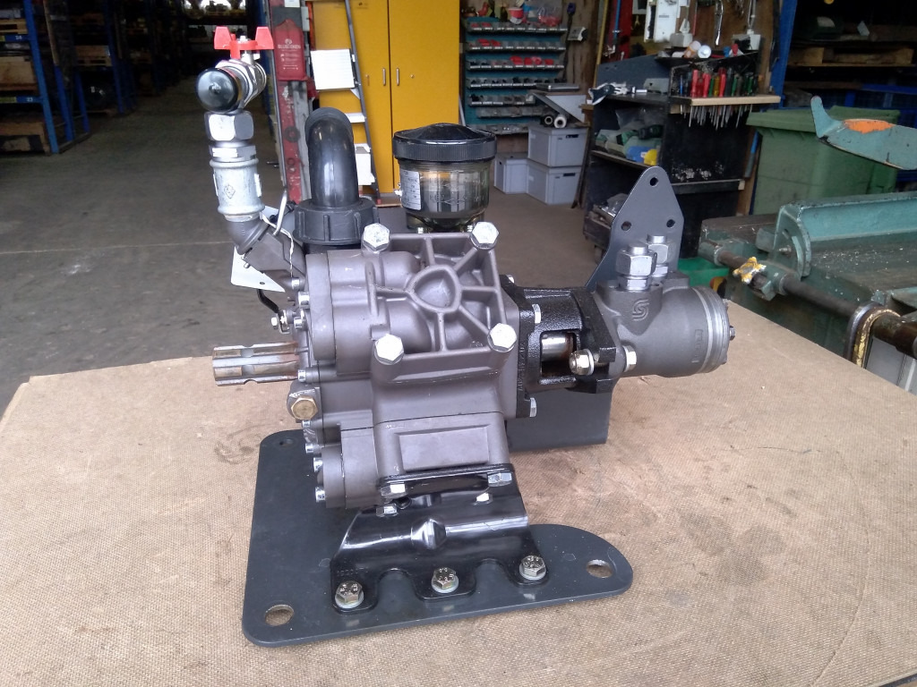 Bomag BM2000-75 - - Hüdrauliline pump - Ehitusmasinad: pilt 3 Bomag BM2000-75 - - Hüdrauliline pump - Ehitusmasinad: pilt 3