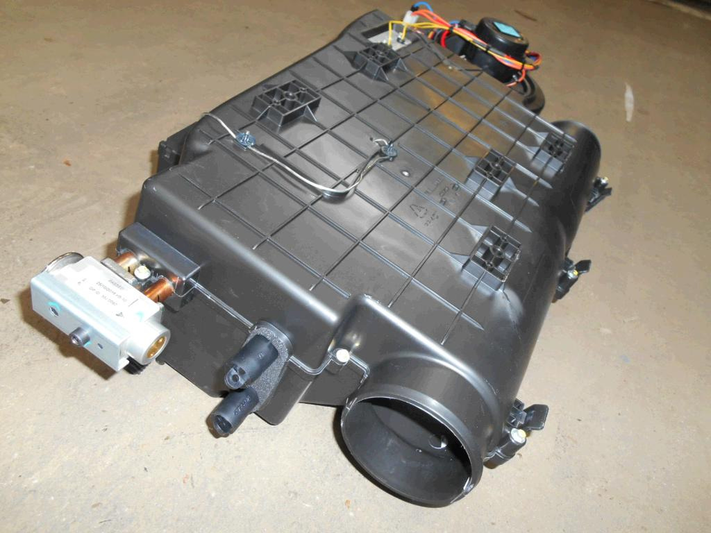 Caterpillar 3622490 - 4698419 - Kliimaseadme osa - Ehitusmasinad: pilt 2 Caterpillar 3622490 - 4698419 - Kliimaseadme osa - Ehitusmasinad: pilt 2