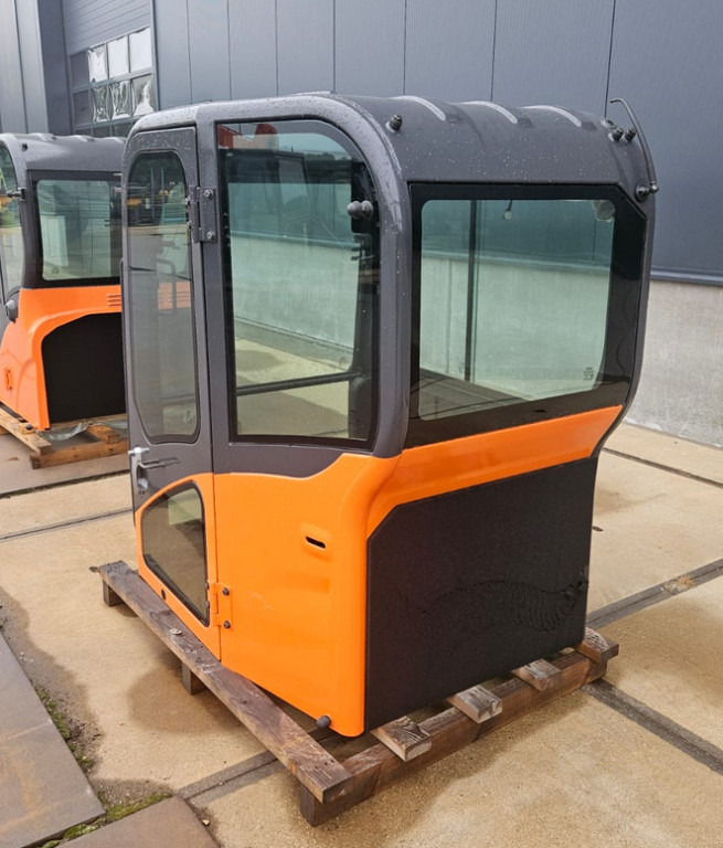 Doosan 220101-00070 - K1041550 - Kabiin - Ehitusmasinad: pilt 3 Doosan 220101-00070 - K1041550 - Kabiin - Ehitusmasinad: pilt 3