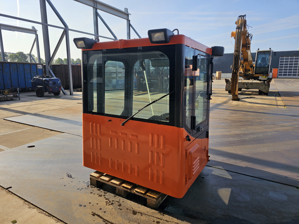 Doosan 220101-00071B - 220101-00071B - Kabiin - Ehitusmasinad: pilt 5 Doosan 220101-00071B - 220101-00071B - Kabiin - Ehitusmasinad: pilt 5