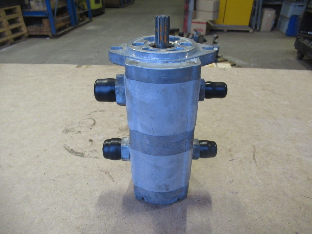 Hitachi 9218031 - - Roolipump - Ehitusmasinad: pilt 2 Hitachi 9218031 - - Roolipump - Ehitusmasinad: pilt 2