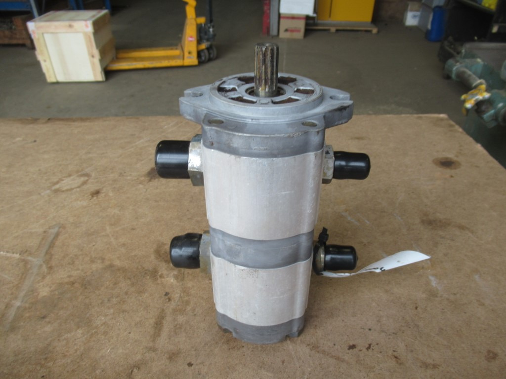 Hitachi 9218031 - - Roolipump - Ehitusmasinad: pilt 3 Hitachi 9218031 - - Roolipump - Ehitusmasinad: pilt 3
