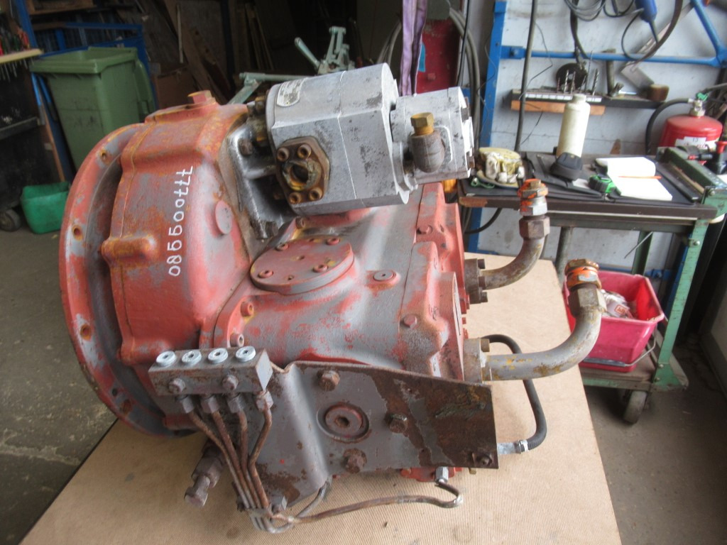 Kawasaki KVC925DP-R - - Hüdrauliline pump - Ehitusmasinad: pilt 1 Kawasaki KVC925DP-R - - Hüdrauliline pump - Ehitusmasinad: pilt 1
