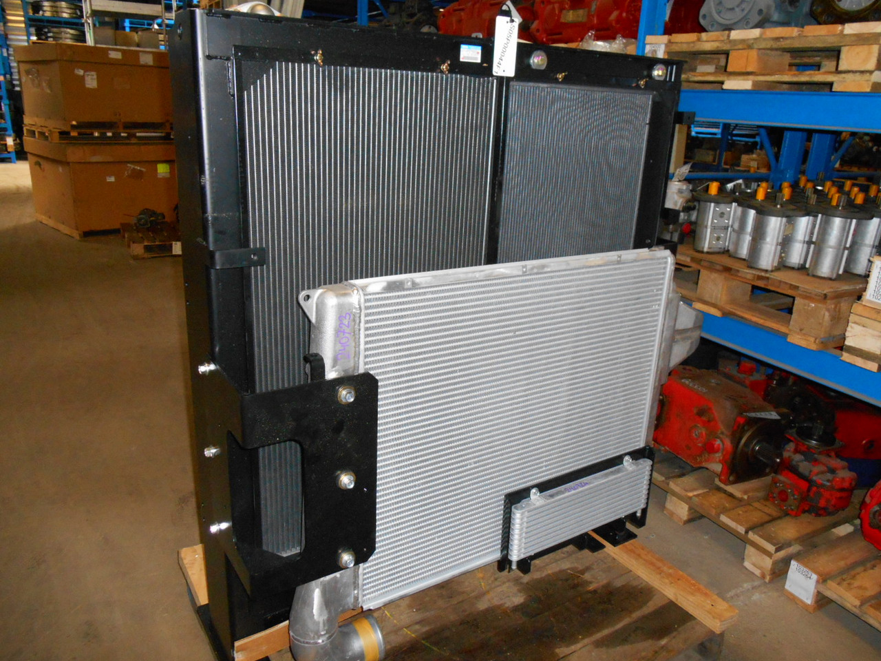 Kobelco LS05P00039F1 - Radiaator - Ehitusmasinad: pilt 4 Kobelco LS05P00039F1 - Radiaator - Ehitusmasinad: pilt 4