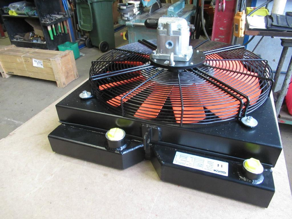 New Holland 6559577 - Radiaator - Ehitusmasinad: pilt 2 New Holland 6559577 - Radiaator - Ehitusmasinad: pilt 2