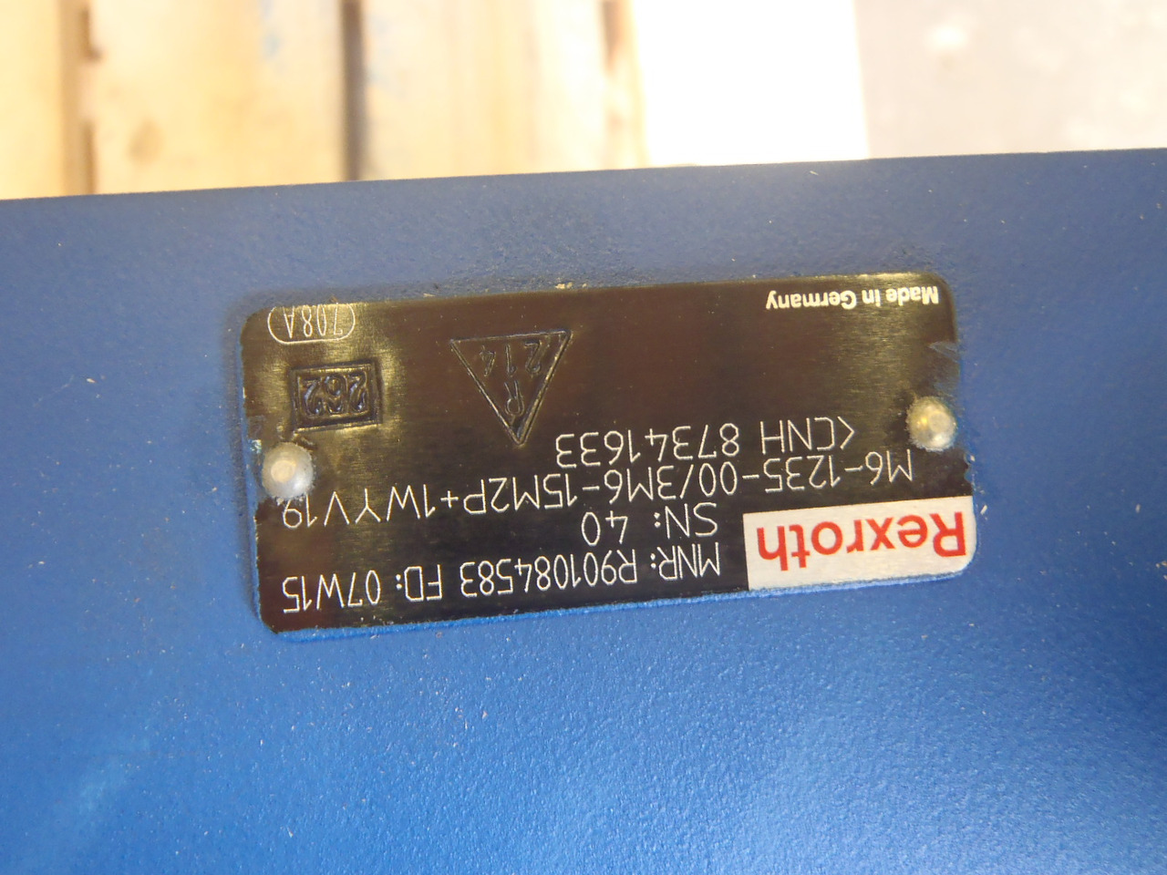 New Holland 87341633 - M6-1235-00/3M6-15M2P-1WYV19 - Hüdrauliline klapp - Ehitusmasinad: pilt 1 New Holland 87341633 - M6-1235-00/3M6-15M2P-1WYV19 - Hüdrauliline klapp - Ehitusmasinad: pilt 1