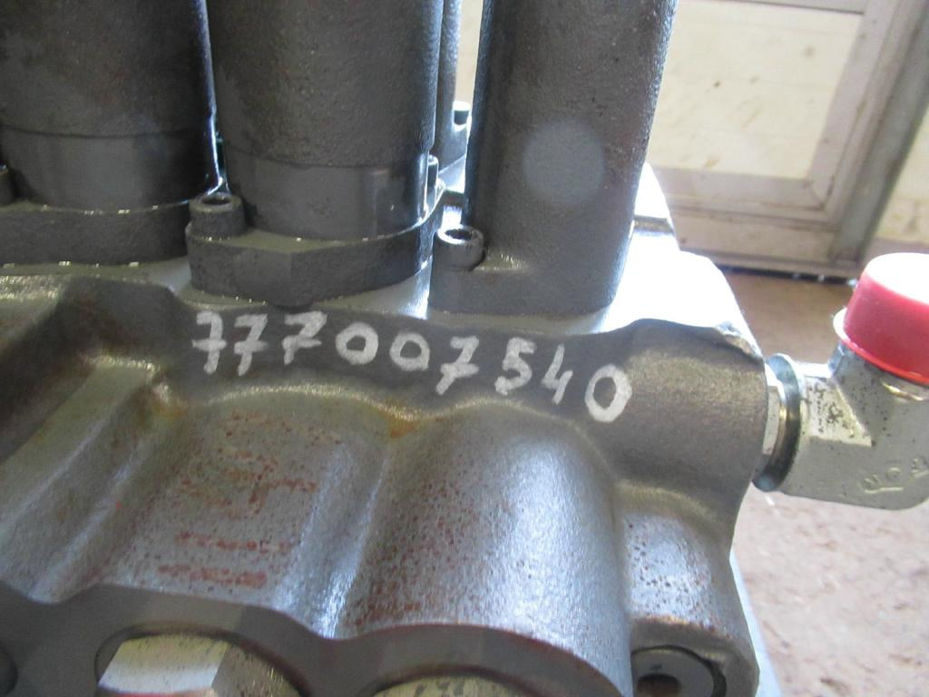 Hüdrauliline klapp - Ehitusmasinad New Holland LC30V00016F1 - 72210720: pilt 7
