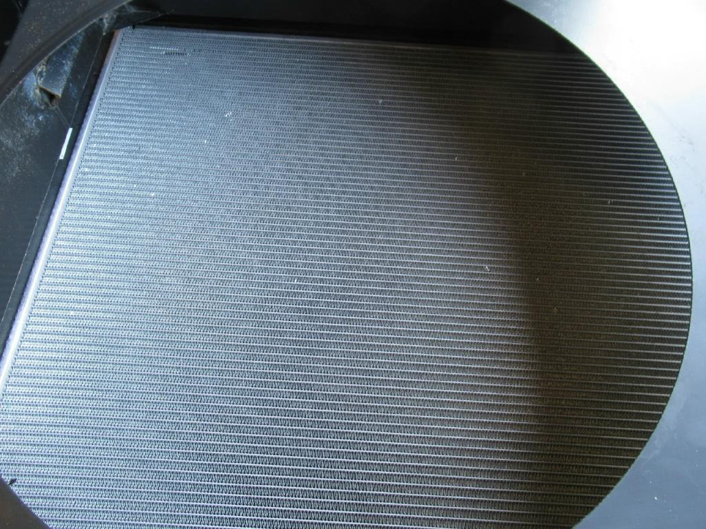 New Holland YN05P00034S001 - Radiaator - Ehitusmasinad: pilt 5 New Holland YN05P00034S001 - Radiaator - Ehitusmasinad: pilt 5