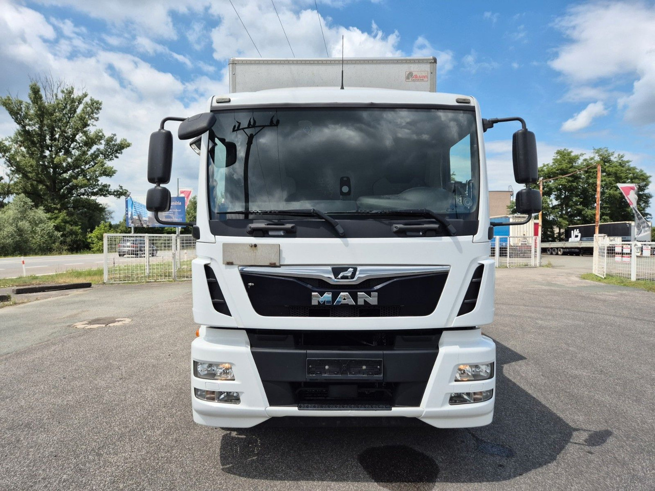 MAN TGM 15.250 - Kasti veoauto: pilt 2 MAN TGM 15.250 - Kasti veoauto: pilt 2