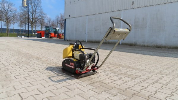Dynapac LF 70 - Vibraatorplaat: pilt 4 Dynapac LF 70 - Vibraatorplaat: pilt 4