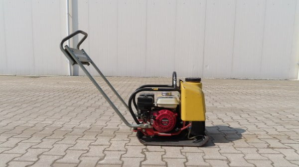 Dynapac LF 70 - Vibraatorplaat: pilt 1 Dynapac LF 70 - Vibraatorplaat: pilt 1