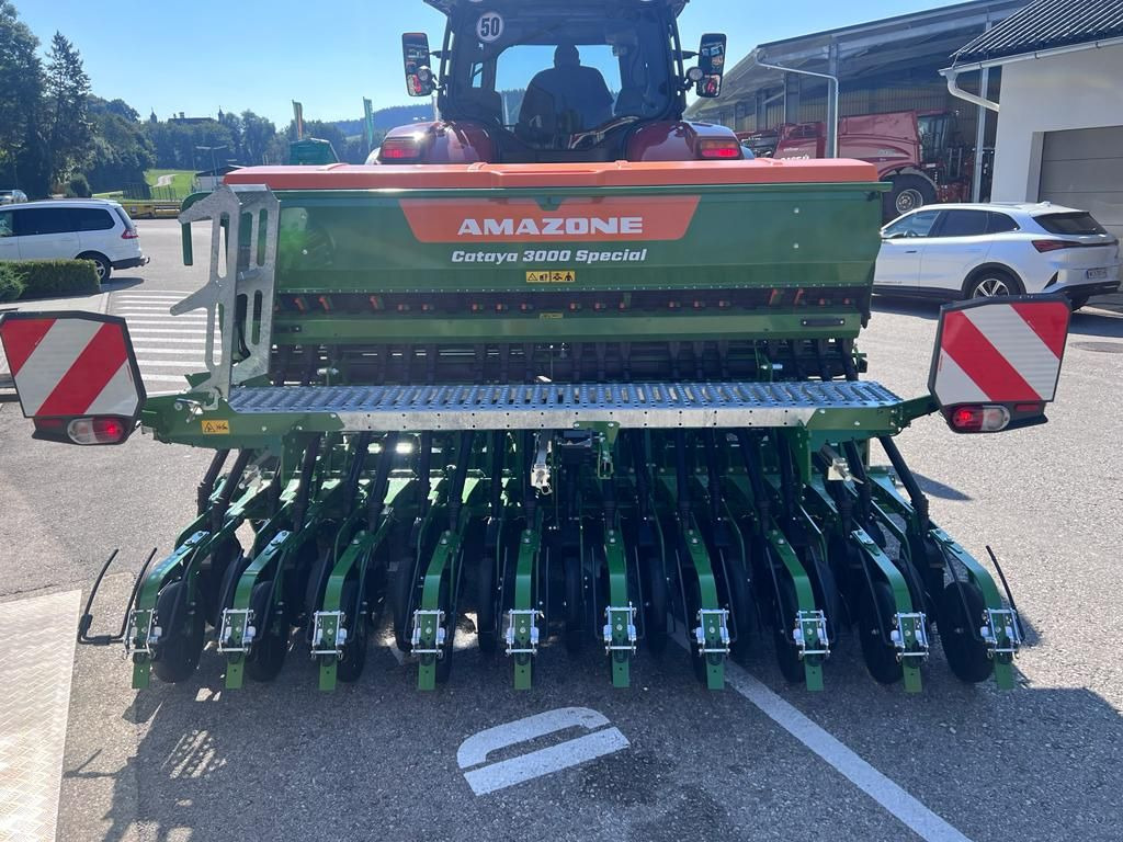 Amazone Amazone KE 3002-190 + CATAYA 3000 SPECIAL - Kombain-külvimasin: pilt 3 Amazone Amazone KE 3002-190 + CATAYA 3000 SPECIAL - Kombain-külvimasin: pilt 3