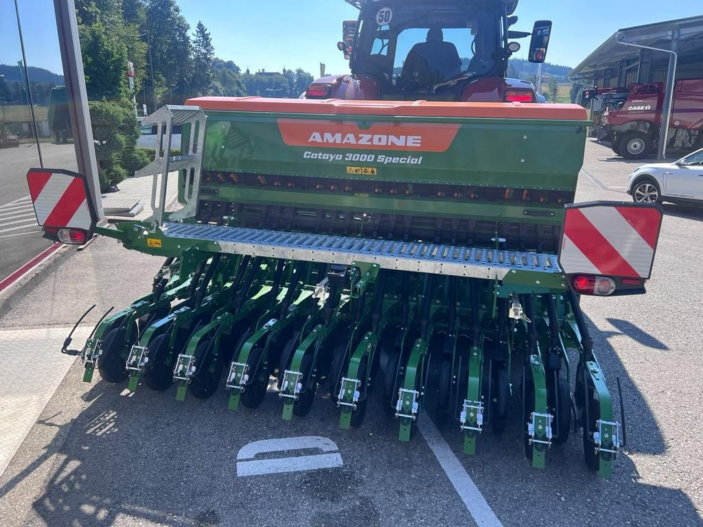 Amazone Amazone KE 3002-190 + CATAYA 3000 SPECIAL - Kombain-külvimasin: pilt 2 Amazone Amazone KE 3002-190 + CATAYA 3000 SPECIAL - Kombain-külvimasin: pilt 2