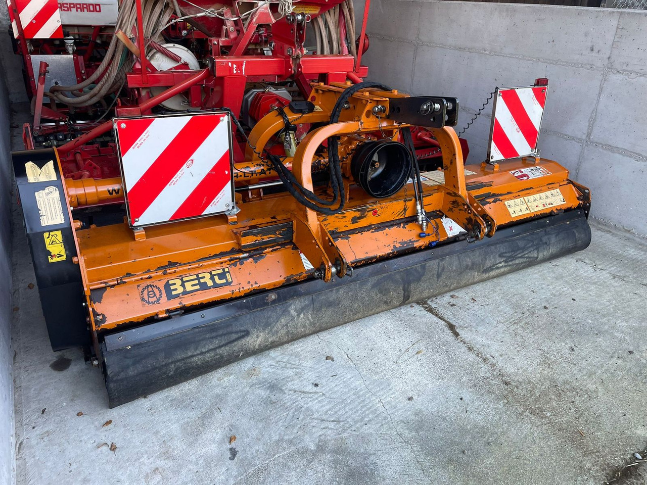 Berti Dual 285 - Hooldusniiduk/ Multšer: pilt 1 Berti Dual 285 - Hooldusniiduk/ Multšer: pilt 1