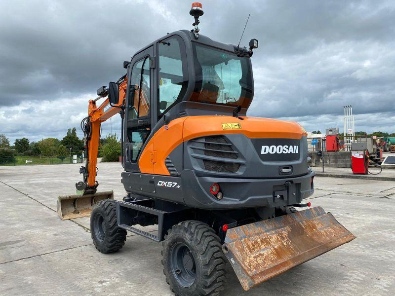 Doosan DX57W - Ratastel ekskavaator: pilt 2 Doosan DX57W - Ratastel ekskavaator: pilt 2