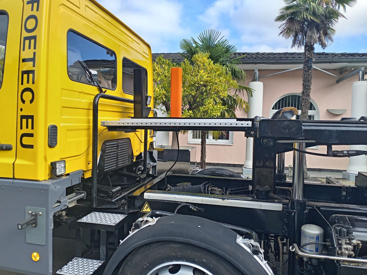 Mercedes-Benz Kamag Wiesel / WBH25 / KB3793 / mit Ganrantie - Konteinerveduk/ Tõstukiga veoauto: pilt 4 Mercedes-Benz Kamag Wiesel / WBH25 / KB3793 / mit Ganrantie - Konteinerveduk/ Tõstukiga veoauto: pilt 4