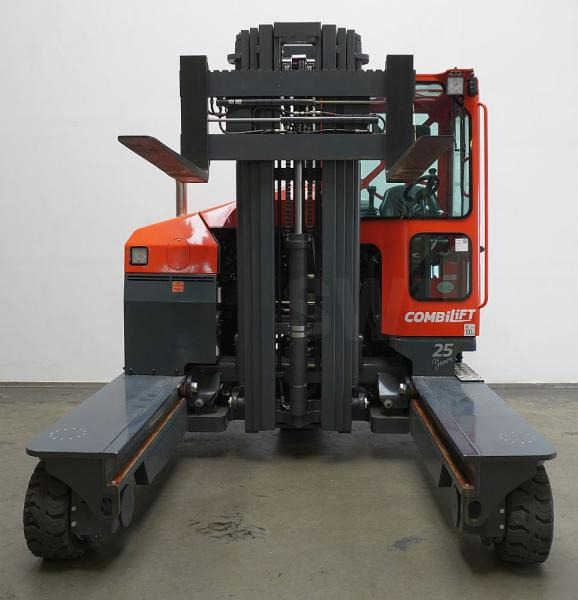 Combilift C4000 - 4-suunaline lükandmastiga tõstuk: pilt 5 Combilift C4000 - 4-suunaline lükandmastiga tõstuk: pilt 5