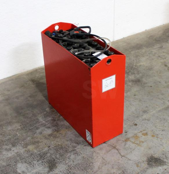 GRUMA 24 Volt 3 PzB 225 Ah - Aku: pilt 2 GRUMA 24 Volt 3 PzB 225 Ah - Aku: pilt 2