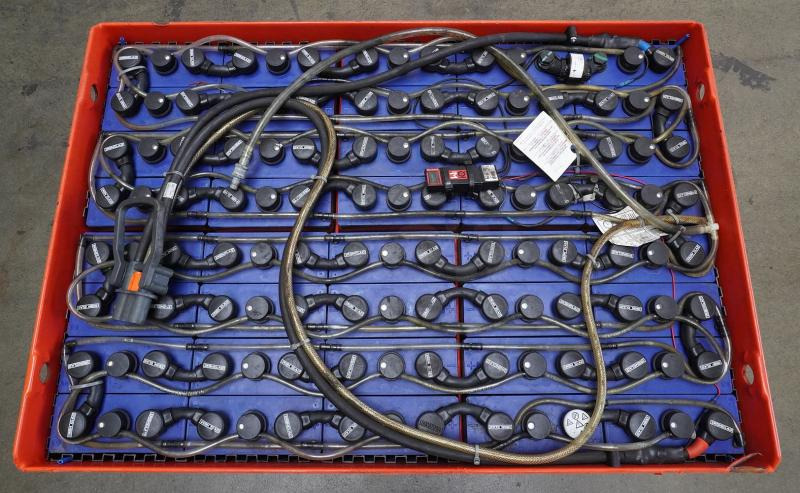GRUMA 80 Volt 4 PzQ 688 Ah - Aku: pilt 3 GRUMA 80 Volt 4 PzQ 688 Ah - Aku: pilt 3