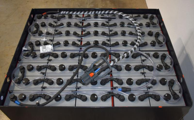 GRUMA 80 Volt 5 PzS 775 Ah - Aku - Materjali käitlemise seade: pilt 3 GRUMA 80 Volt 5 PzS 775 Ah - Aku - Materjali käitlemise seade: pilt 3