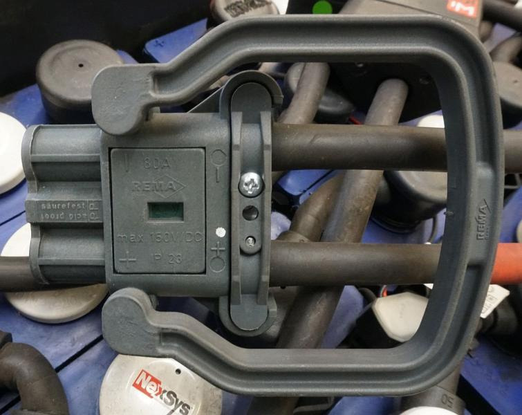 HAWKER 24 Volt 3 NXS 351 Ah - Aku - Materjali käitlemise seade: pilt 4 HAWKER 24 Volt 3 NXS 351 Ah - Aku - Materjali käitlemise seade: pilt 4