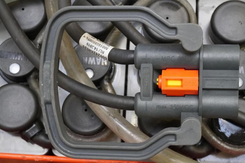 HAWKER 24 Volt 3 PzB 225 Ah - Aku: pilt 4 HAWKER 24 Volt 3 PzB 225 Ah - Aku: pilt 4