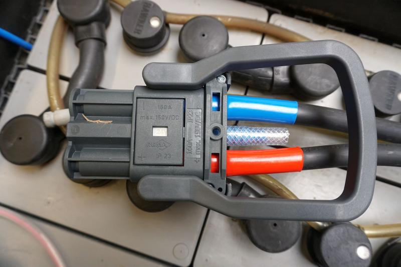 HAWKER 24 Volt 6 PzS 930 Ah - Aku: pilt 5 HAWKER 24 Volt 6 PzS 930 Ah - Aku: pilt 5