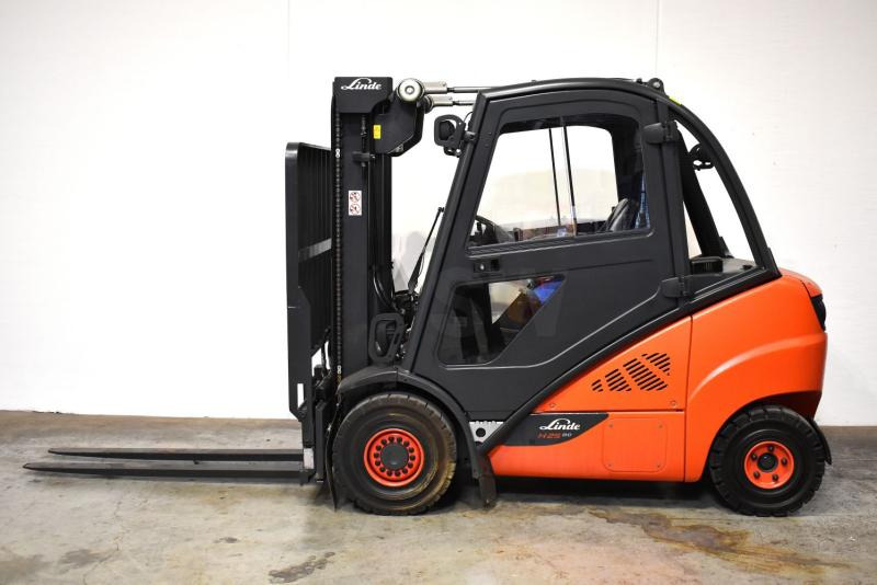 Linde H 25 D/600 (3A) EVO 393-02 - Diiseltõstuk: pilt 4 Linde H 25 D/600 (3A) EVO 393-02 - Diiseltõstuk: pilt 4