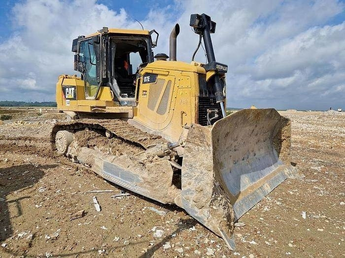 CAT D7E - Buldooser: pilt 1 CAT D7E - Buldooser: pilt 1