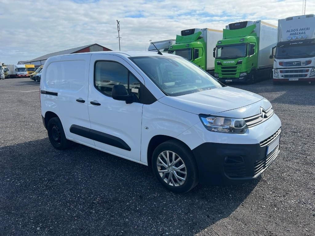 Citroën Berlingo serie 9957 - Väike kaubik: pilt 1 Citroën Berlingo serie 9957 - Väike kaubik: pilt 1