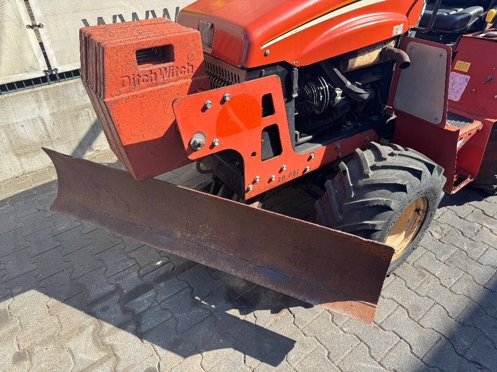 Ditch Witch RT 40 - Kraavikaevamismasin: pilt 4 Ditch Witch RT 40 - Kraavikaevamismasin: pilt 4