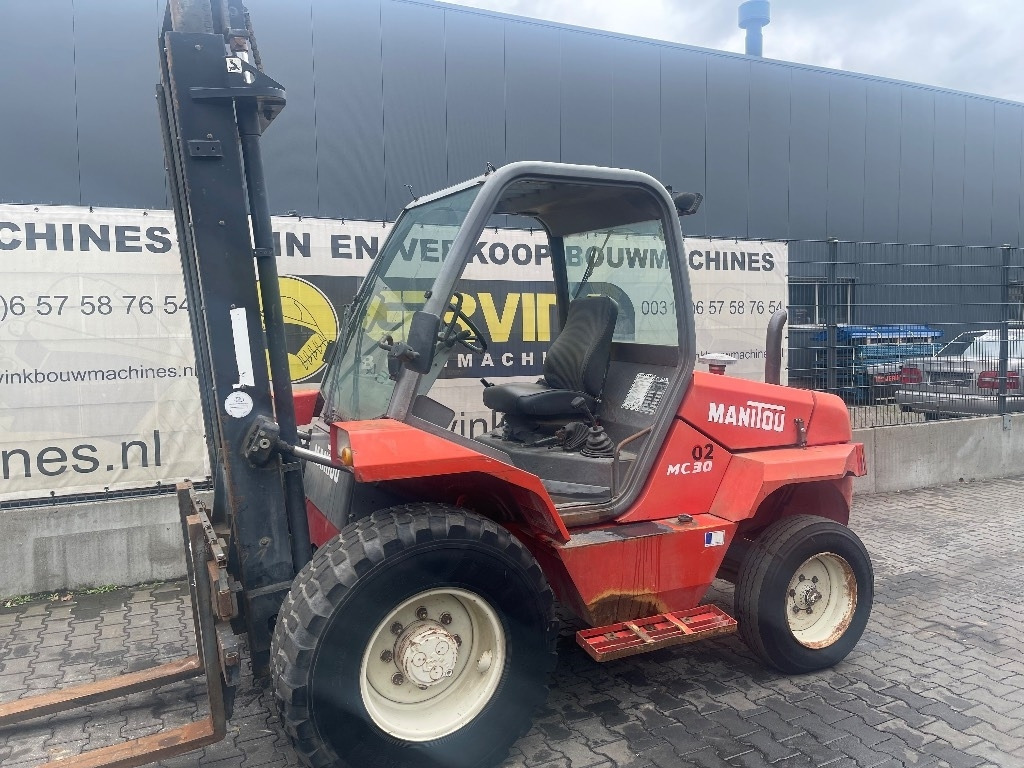 Manitou MC 30 - Ebatasasel maastikul kohanduv kahveltõstuk: pilt 1 Manitou MC 30 - Ebatasasel maastikul kohanduv kahveltõstuk: pilt 1