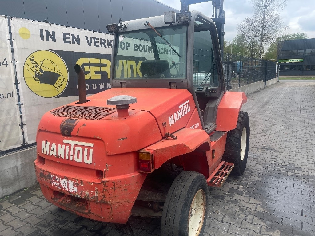 Manitou MC 30 - Ebatasasel maastikul kohanduv kahveltõstuk: pilt 2 Manitou MC 30 - Ebatasasel maastikul kohanduv kahveltõstuk: pilt 2
