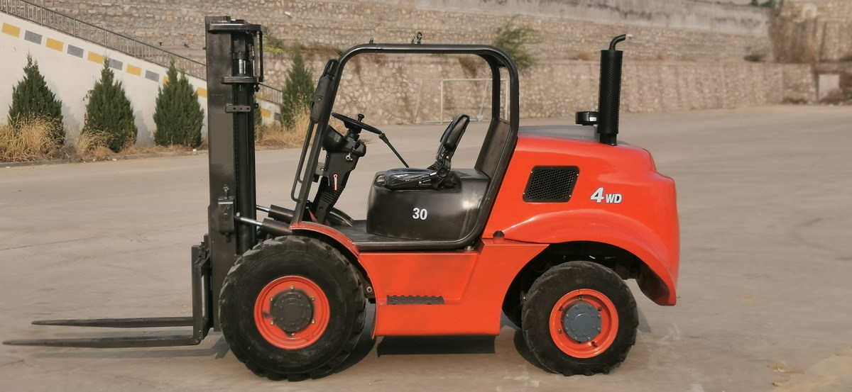 QINGDAO PROMISING 3T 4WD Rough Terrain Forklift CPCD30 - Ebatasasel maastikul kohanduv kahveltõstuk: pilt 2 QINGDAO PROMISING 3T 4WD Rough Terrain Forklift CPCD30 - Ebatasasel maastikul kohanduv kahveltõstuk: pilt 2