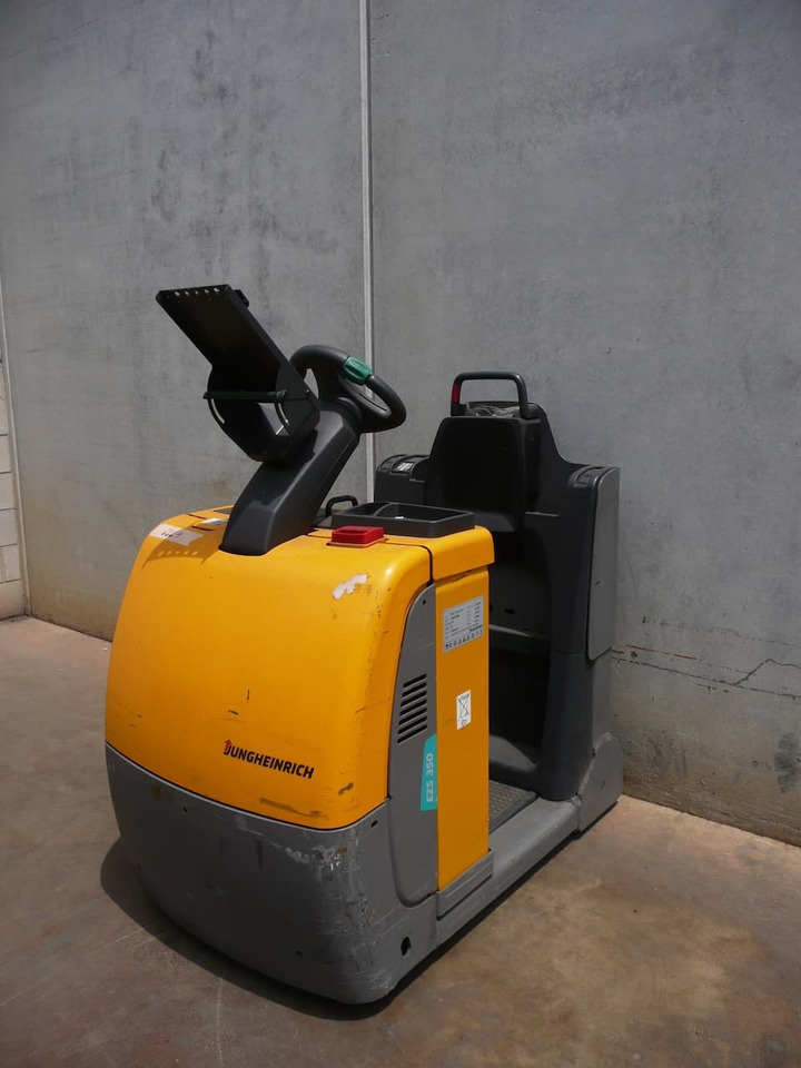 Jungheinrich EZS 350 - Puksiirtraktor: pilt 1 Jungheinrich EZS 350 - Puksiirtraktor: pilt 1