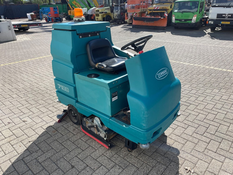 TENNANT 7100 - Tänavapühkimismasin: pilt 4 TENNANT 7100 - Tänavapühkimismasin: pilt 4