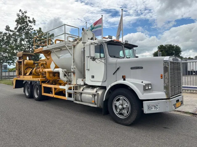 Freightliner 3 AXLE RIGID BODY chassis cabine (levering excl. opbouw) - Kabiinišassiiga veoauto: pilt 3 Freightliner 3 AXLE RIGID BODY chassis cabine (levering excl. opbouw) - Kabiinišassiiga veoauto: pilt 3