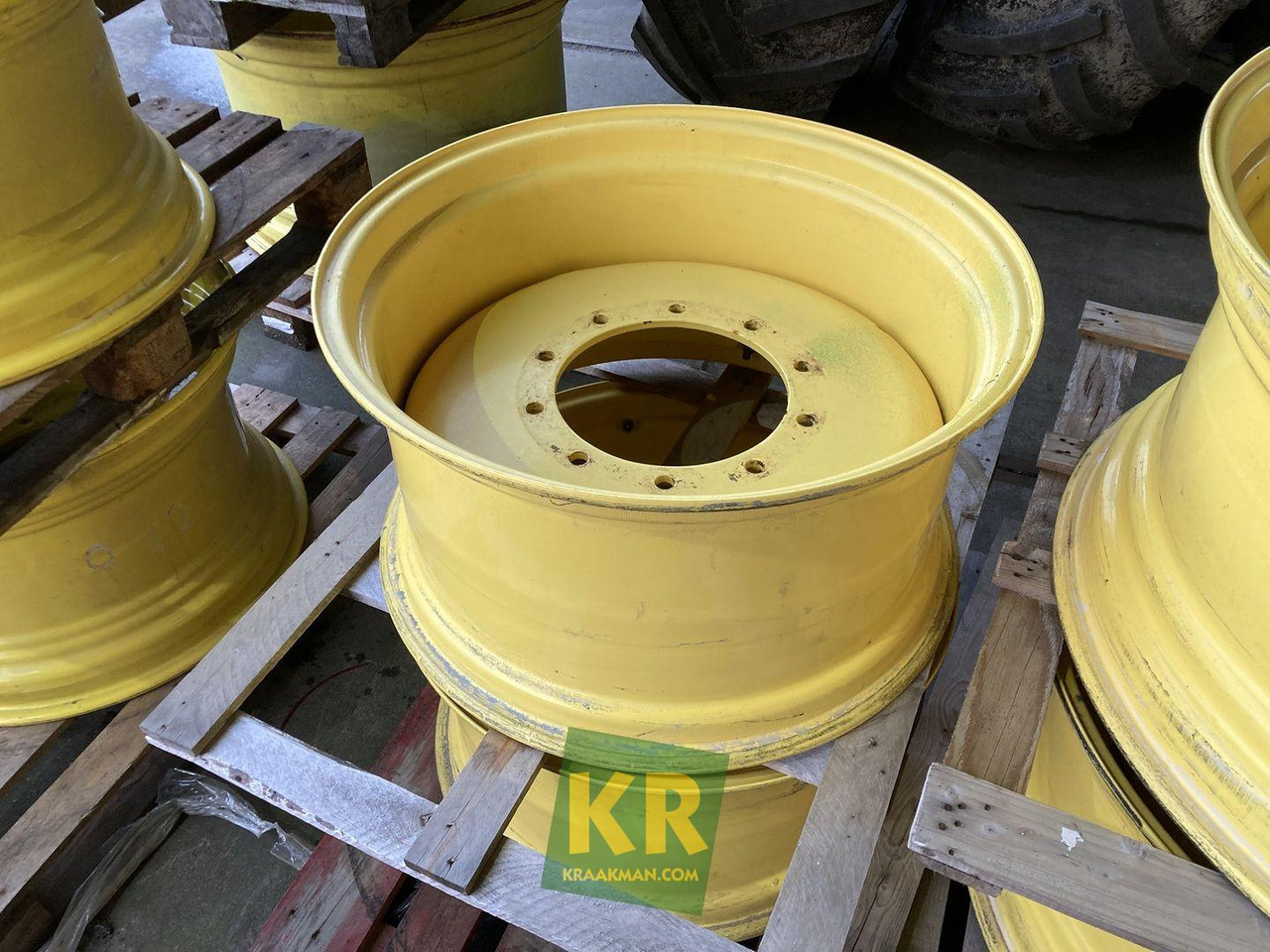 15 X 28 velg John Deere - Komplektne ratas - Põllutööseade: pilt 1 15 X 28 velg John Deere - Komplektne ratas - Põllutööseade: pilt 1