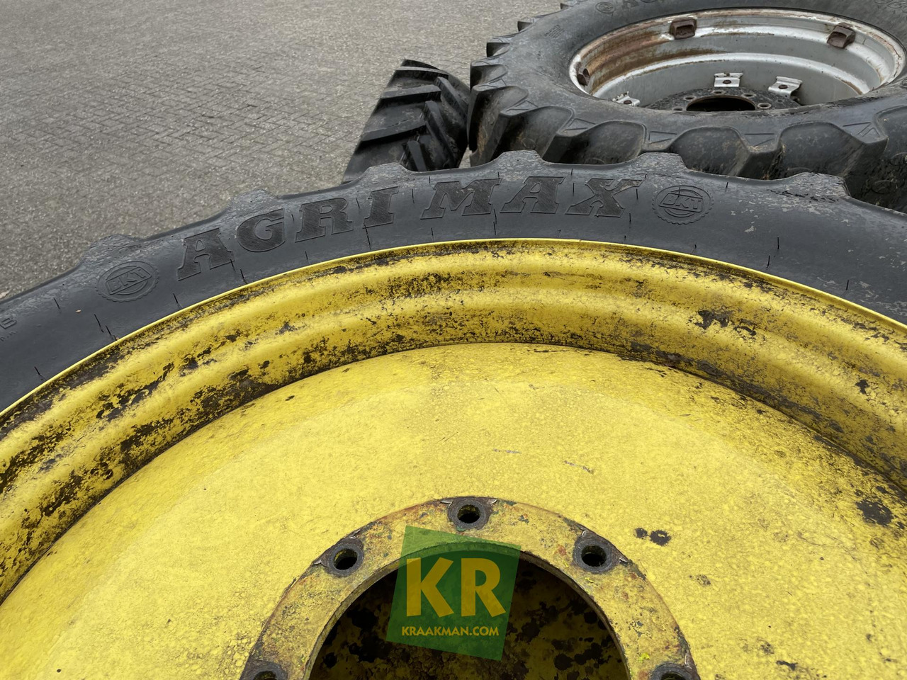 BKT BKT 320/85R36 op velg - Komplektne ratas - Põllutööseade: pilt 4 BKT BKT 320/85R36 op velg - Komplektne ratas - Põllutööseade: pilt 4