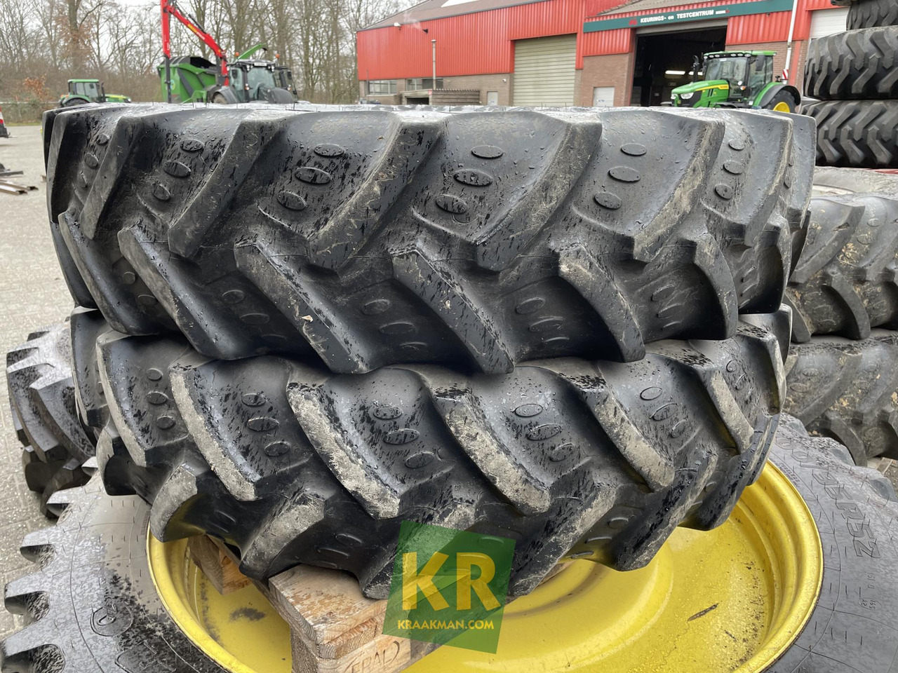 BKT BKT 320/85R36 op velg - Komplektne ratas - Põllutööseade: pilt 2 BKT BKT 320/85R36 op velg - Komplektne ratas - Põllutööseade: pilt 2