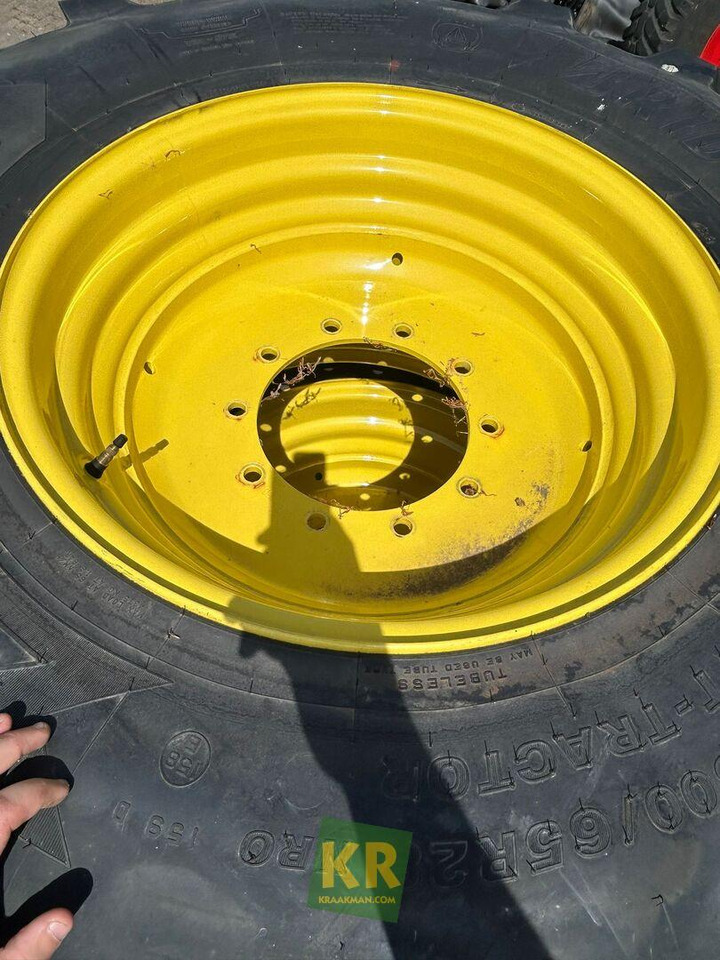 Bridgestone Banden Bridgestone - Komplektne ratas - Põllutööseade: pilt 1 Bridgestone Banden Bridgestone - Komplektne ratas - Põllutööseade: pilt 1